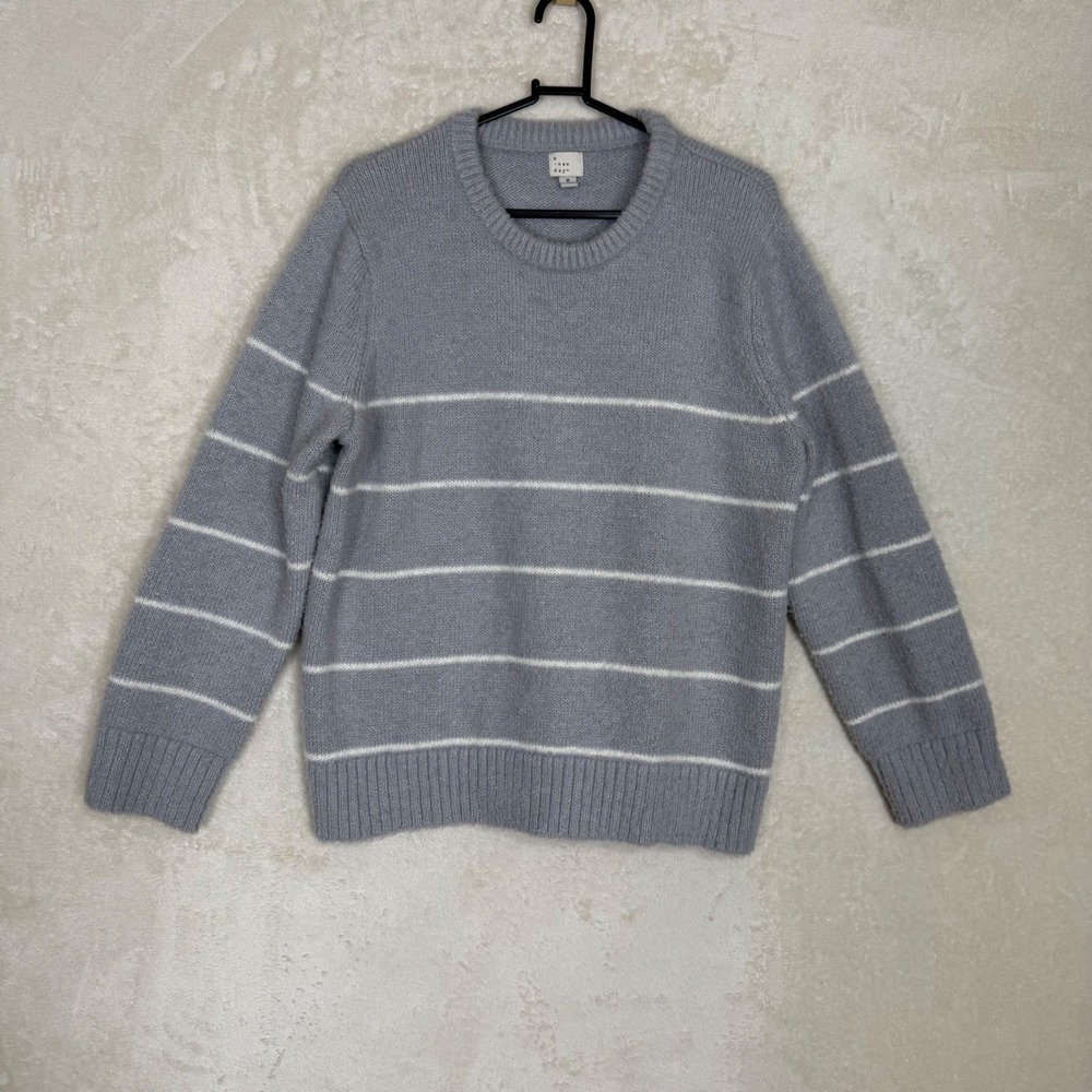 A New Day Womens Grey White Striped Crewneck Knit Sweater Medium Minimalist Soft